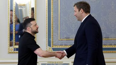 Klingbeil sagt Hilfen und Sicherheitsgarantien zu