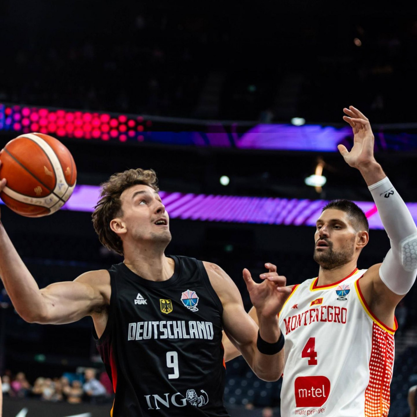 Deutschland überrollt Montenegro im Auftaktspiel – die Highlights im Video