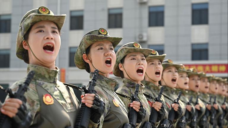 Autokraten reisen für Militärparade nach Peking