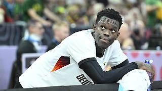 Affengeräusche machen Dennis Schröder fassungslos