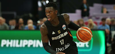 Nach dem Rassismus-Eklat um Schröder macht auch seine Frau Anfeindungen öffentlich