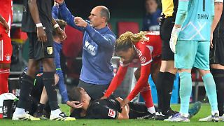 Bayerns Boey meldet sich nach "brutalem Foul"