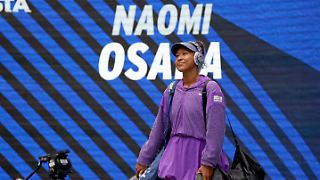 Naomi Osaka schlägt "kleine Schwester" mit Labubu und einem Lachen