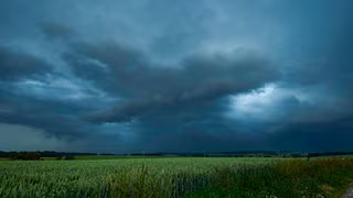 Heftige Gewitter und Starkregen in der Nacht zu Freitag