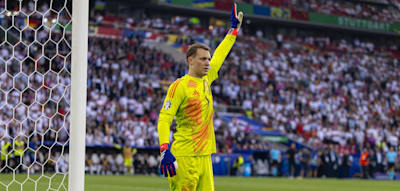„Dann würde ich ihn holen und spielen lassen“, sagt Schweinsteiger über ein Neuer-Comeback