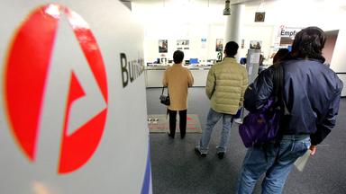 Jobcenter kämpfen gegen "Bürgergeld-Mafia"