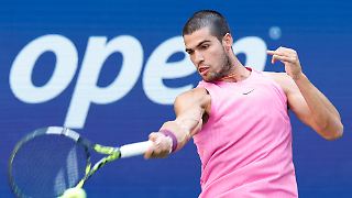 Alcaraz fegt Tennis-Legende Djokovic bei US Open vom Court