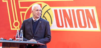 „Es ist erbärmlich“, kritisiert Zingler mit Blick auf den deutschen Frauenfußball