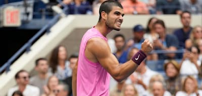 Alcaraz überrollt Djokovic und kann jetzt Sinner vom Thron stoßen