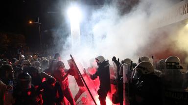 Serbische Polizei geht gegen Demonstranten vor