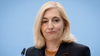 Warken will Klinik-Atlas einstellen und verteidigt Krankenhausreform