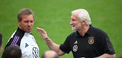 „Heute muss ein Feuerwerk abgebrannt werden“, fordert Rudi Völler