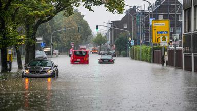 Starkregen und Unwetter in Regionen im Westen