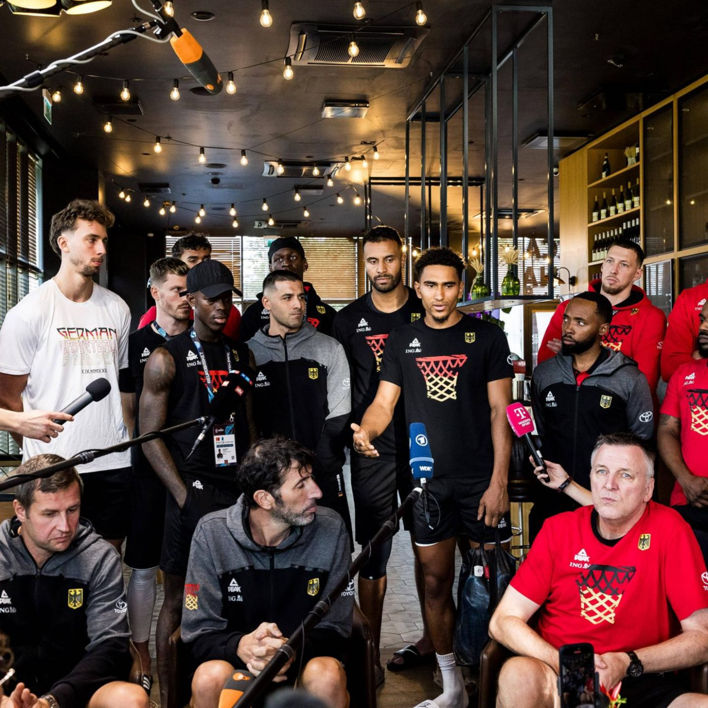 Mumbru tritt kürzer – deutsche Basketballer stellen sich hinter den Coach