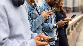 Jeder Dritte schon auf politische Fake News reingefallen