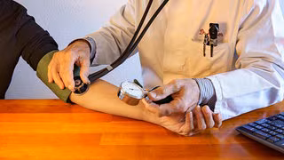 Kontaktgebühr statt Praxisgebühr: Alter Streit, neu erzählt