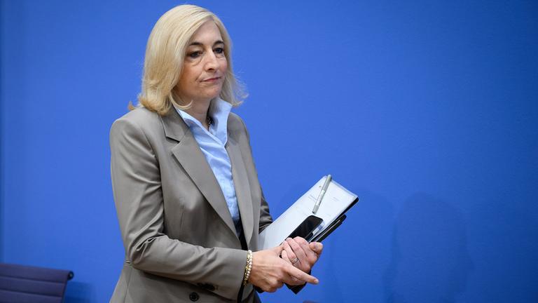 Zehn Experten sollen die Kassen retten