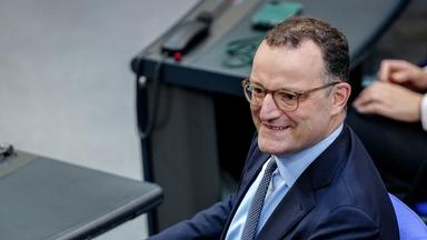 Spahn kritisiert Ungleichheit - und erntet Beifall