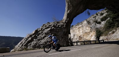 Drei Weltmeister und ein Belgier laufen an der Spitze – Lange noch auf dem Rad