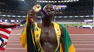 Oblique Seville stößt USA und Noah Lyles vom Sprint-Podest