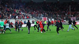 Von Vermummten gejagt, vom Verband gesperrt?