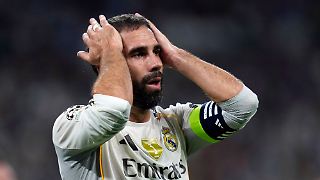 Real rettet sich nach schlimmem Aussetzer durch zwei Elfmeter