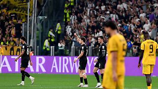 BVB wirft in irrem Wettschießen großen Sieg weg