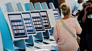 Verzögerungen bei Passagierabfertigung am Flughafen BER