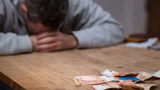 Verbraucherschützer warnen vor Schuldenwelle unter Jugendlichen