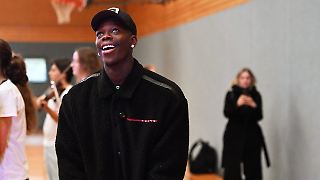 Dennis Schröder bricht in seiner Heimat in Tränen aus