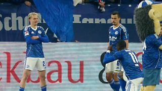 Erster Heimsieg seit 74 Jahren: Schalke wirft Angstgegner um