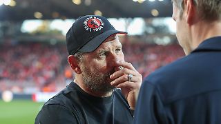 Union Berlin quält gesperrten Trainer mit Alu-Pech