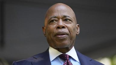 Adams steigt aus Rennen um Bürgermeisteramt aus