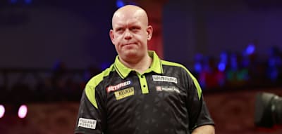 In der Dönerbude wird der Darts-Superstar in eine Schlägerei verwickelt