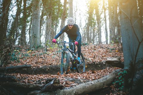 Radmode für Männer: Stylisch und sicher durch den Herbst