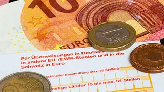 Überweisungen, EU-Grenze, Zeitumstellung: Das ändert sich im Oktober