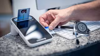 Interview zur elektronischen Patientenakte: "Natürlich passieren da auch Fehler"