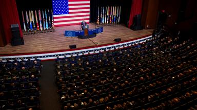 Trump stimmt Militärspitze auf "Krieg" in den USA ein