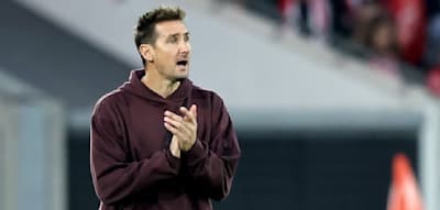 Kloses Nürnberg sendet Lebenszeichen, Paderborn bleibt an der Spitze