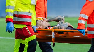 Kopfverletzungs-Schock bei Bayer - Baumgart legt sich mit eigenen Fans an