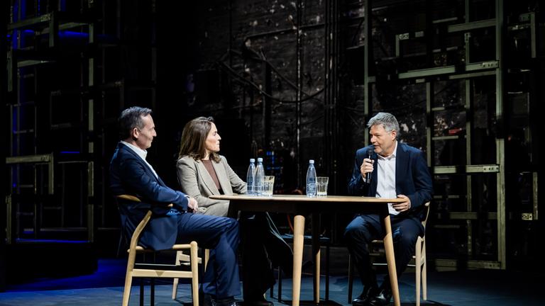 Habeck auf öffentlicher Rollen-Suche