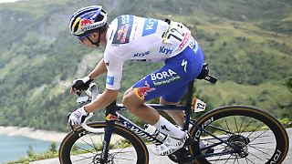 Befreiter Florian Lipowitz stellt das Rad beiseite