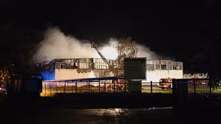 Feuerwehrleute aus Gröditz helfen bei Großbrand in Südbrandenburg