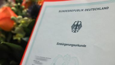 Einbürgerung künftig wieder nach frühestens fünf Jahren