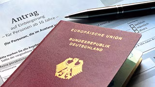 Turbo-Einbürgerung wird nach drei Jahren abgeschafft