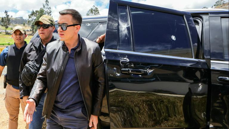 Präsidentenkonvoi in Ecuador angegriffen