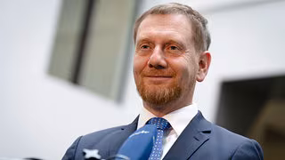 Kretschmer hält Verbrenner-Aus 2035 für unrealistisch