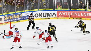 Gefallene DEG geht im ersten "Straßenbahn-Derby" seit 1309 Tagen unter