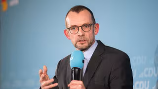 Verteidigungsexperte R&ouml;wekamp sieht keine Alternative zum Losverfahren