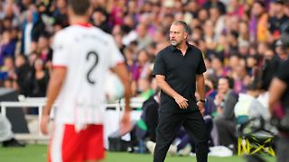 Barca protestiert und siegt, w&auml;hrend Flick vom Platz fliegt